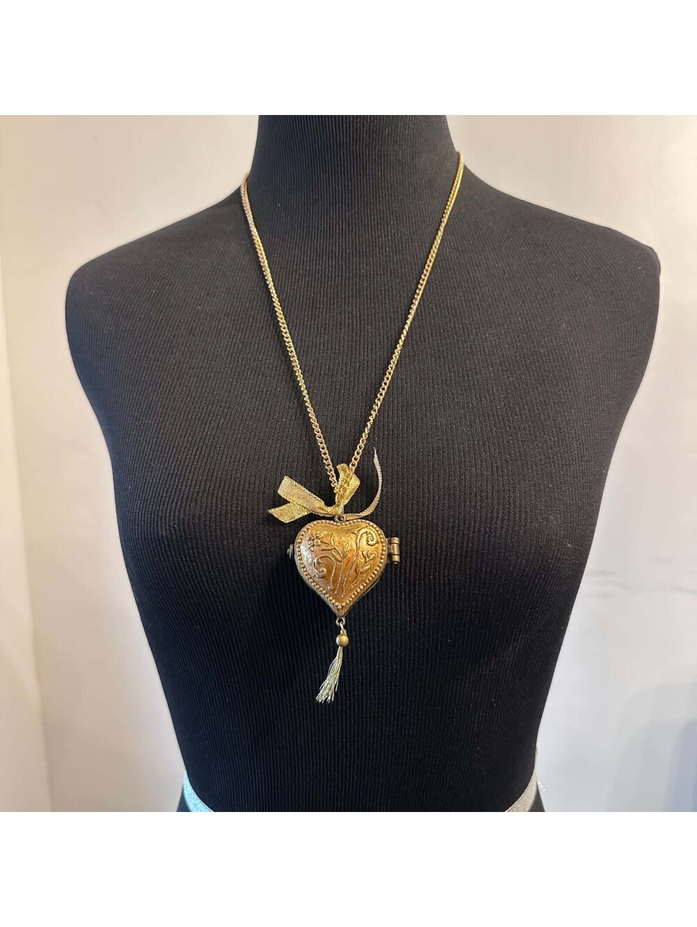 Copper Tone Heart Locket Necklace Double Photo Frame Floral With Tassel EUC